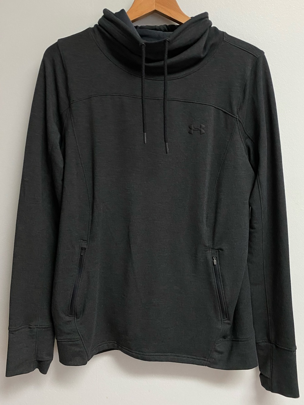 UNDER ARMOUR TOP - LARGE